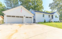 712 N Oakwood Street, Rossville, GA 30741