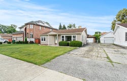 6449 W 84th Street, Burbank, IL 60459