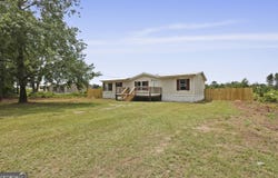 187 Barn Road Circle, Jesup, GA 31545