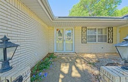 985 N Hampton Road, Harrah, OK 73045