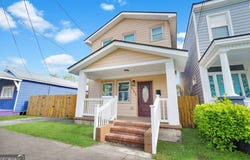 1114 1/2 E Bolton, Savannah, GA 31404