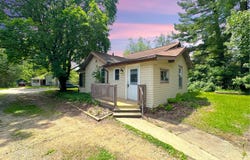 315 E Spruce Street, Marshall, MI 49068