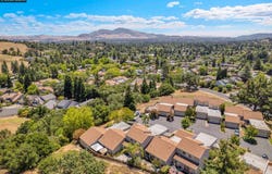 6450 Viewpoint Ct, Martinez, CA 94553