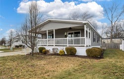 378 Pin Oak, Elyria, OH 44035
