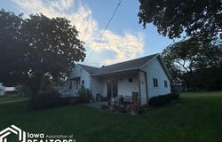 407 Sunset Drive, Brooklyn, IA 52211