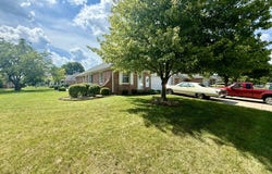 1390 Holiday Lane E, Brownsburg, IN 46112