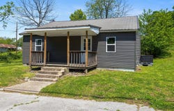 309 E Manning, Morganfield, KY 42437