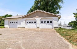 570 S 1225 E, Oakland City, IN 47660