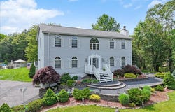 1697 Glade Drive, Long Pond, PA 18334