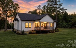 718 W 1st Street, Newton, NC 28658