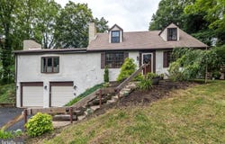1061 CEDAR LN, NEWTOWN, PA 18940
