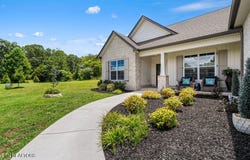 140 Walelu Tr, Vonore, TN 37885