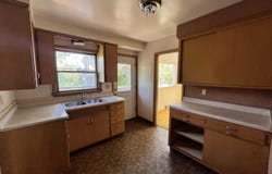 2708 E 1st St, Duluth, MN 55812