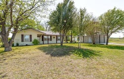 800 County Road 322, Comanche, TX 76442
