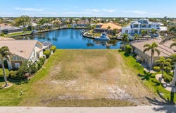 2435 ST DAVIDS ISLAND COURT, PUNTA GORDA, FL 33950