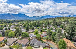 1005 NW Cooke Avenue, Grants Pass, OR 97526