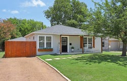 334 W Main St, Kerrville, TX 78028