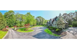 11 Victorian Lane, Brookville, NY 11545