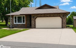 903 E Monroe Street, Mount Ayr, IA 50854