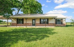 190 Rs County Road 4330, Point, TX 75472