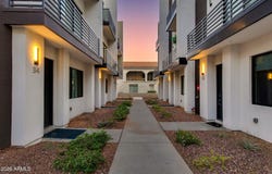 4220 N 32ND Street, Phoenix, AZ 85018