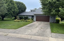 4760 Winterberry Place, Columbus, IN 47201