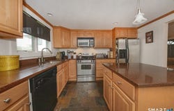 100 Pratt Road, Clinton, CT 06413