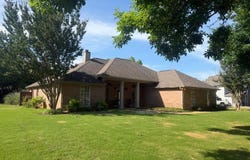 5567 Lakefront Dr, Tupelo, MS 38801