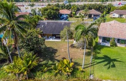 5720 W Waterford Dr, Davie, FL 33331