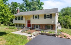 29 Oxford Cir, Montgomery Twp., NJ 08558-2010