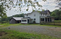 2192 Old State Road, Venus, PA 16364