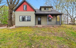811 N Washington Avenue, Ludington, MI 49431