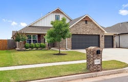 11104 SW 34th Terrace, Yukon, OK 73099