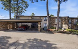 427 S PERKINS Rd, Memphis, TN 38117