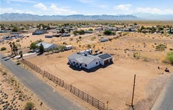 854 S Salt Place, Golden Valley, AZ 86413