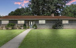 6 MOYLE DRIVE, FAYETTEVILLE, PA 17222