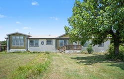 220 Barker Road, Ennis, TX 75119