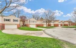 29 Fields E Drive, Champaign, IL 61822