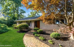 38 Bayside Drive, Atlantic Highlands, NJ 07716