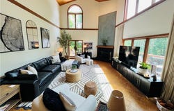 35560 Ridgeway Lane, Willoughby, OH 44094