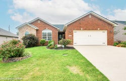 428 Forest Ridge Dr, Frankfort, KY 40601