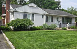 1671 Greenway Boulevard, Valley Stream, NY 11580