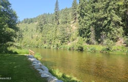 258 South Fork Lane, Pinehurst, ID 83850