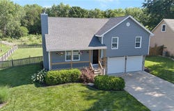901 Stone Brook Drive, Grain Valley, MO 64029