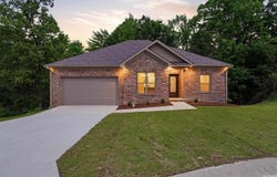 249 Pleasant Holly Drive, Benton, AR 72015