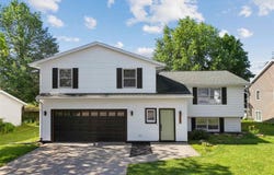 203 W Dougherty Dr, LoneTree, IA 52755
