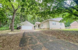 23 W 2nd Street S, Estherville, IA 51334