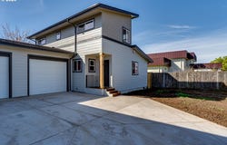 231/233 S 41ST Pl, Springfield, OR 97478