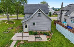 731 S MICHIGAN Street, DE PERE, WI 54115-3268