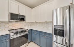 209 Cimarron Trail, Irving, TX 75063
